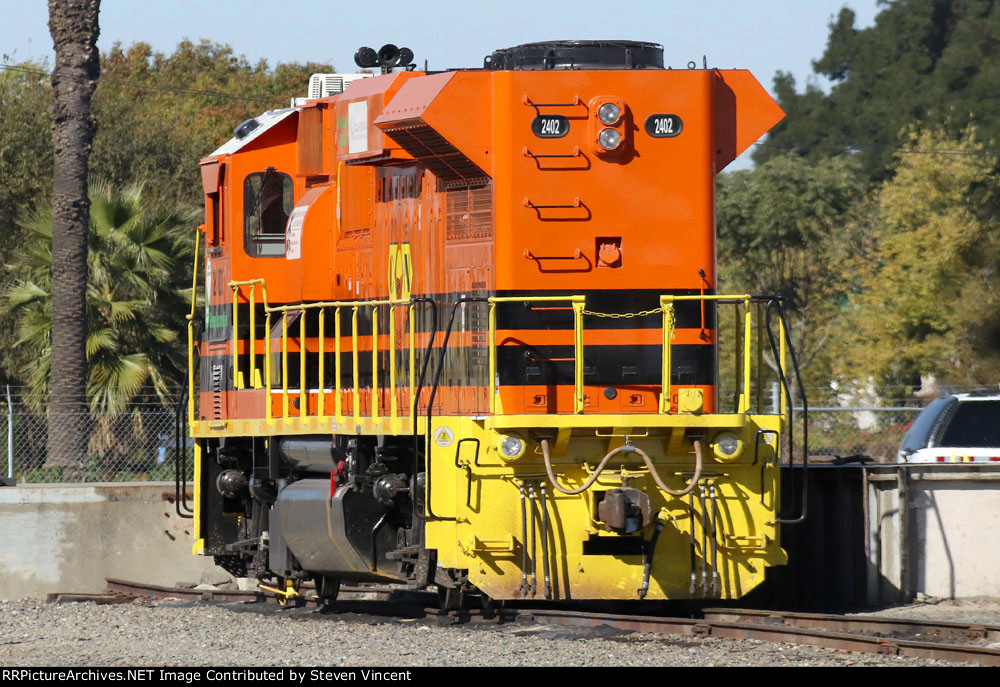 CFNR #2402 a KLW NZE24B.